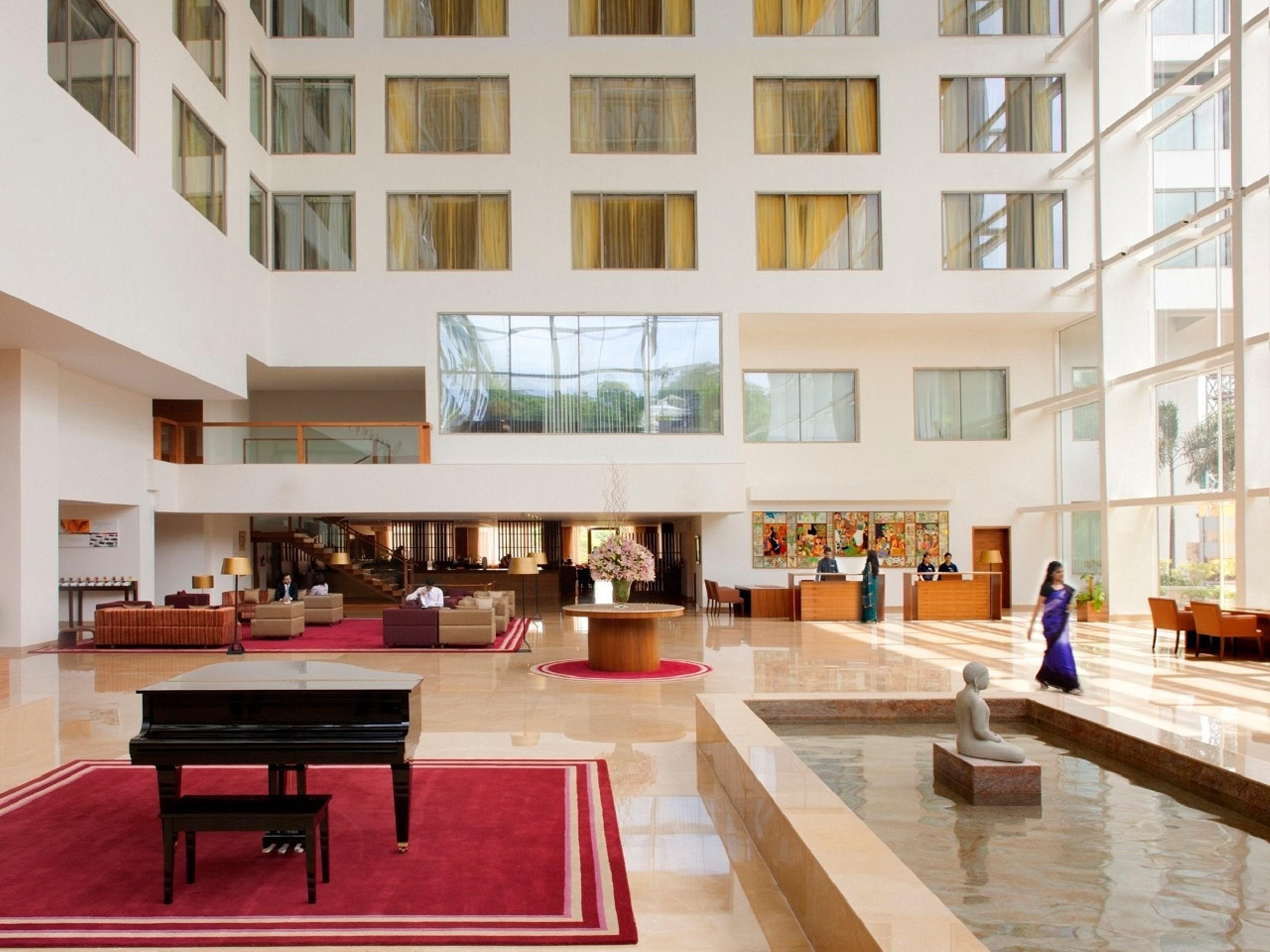 Radisson Blu Plaza Hotel Hyderabad Banjara Hills Bagian luar foto The lobby of the Taj Mahal Palace, Mumbai