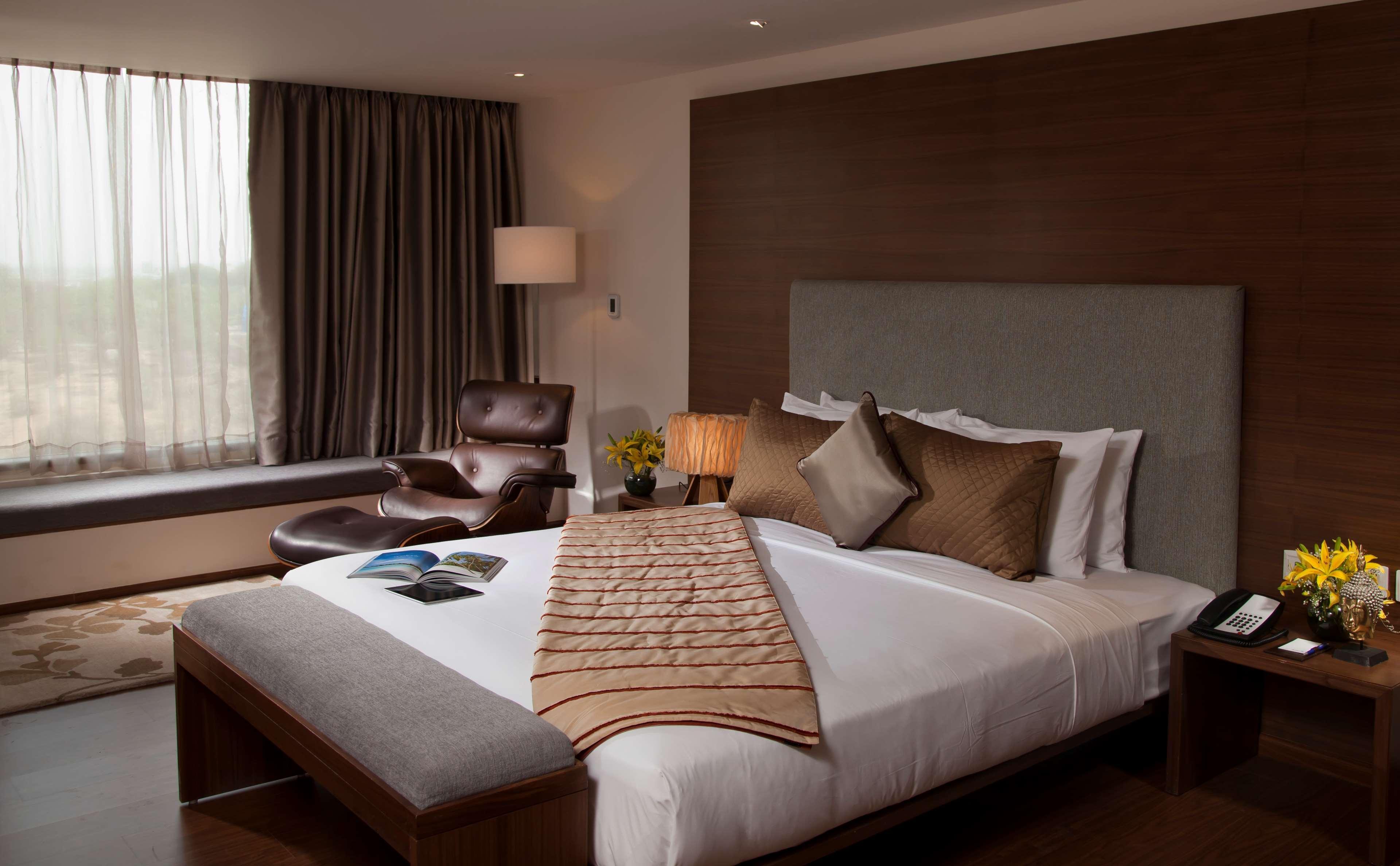 Radisson Blu Plaza Hotel Hyderabad Banjara Hills Ruang foto A room at the Taj Bengal
