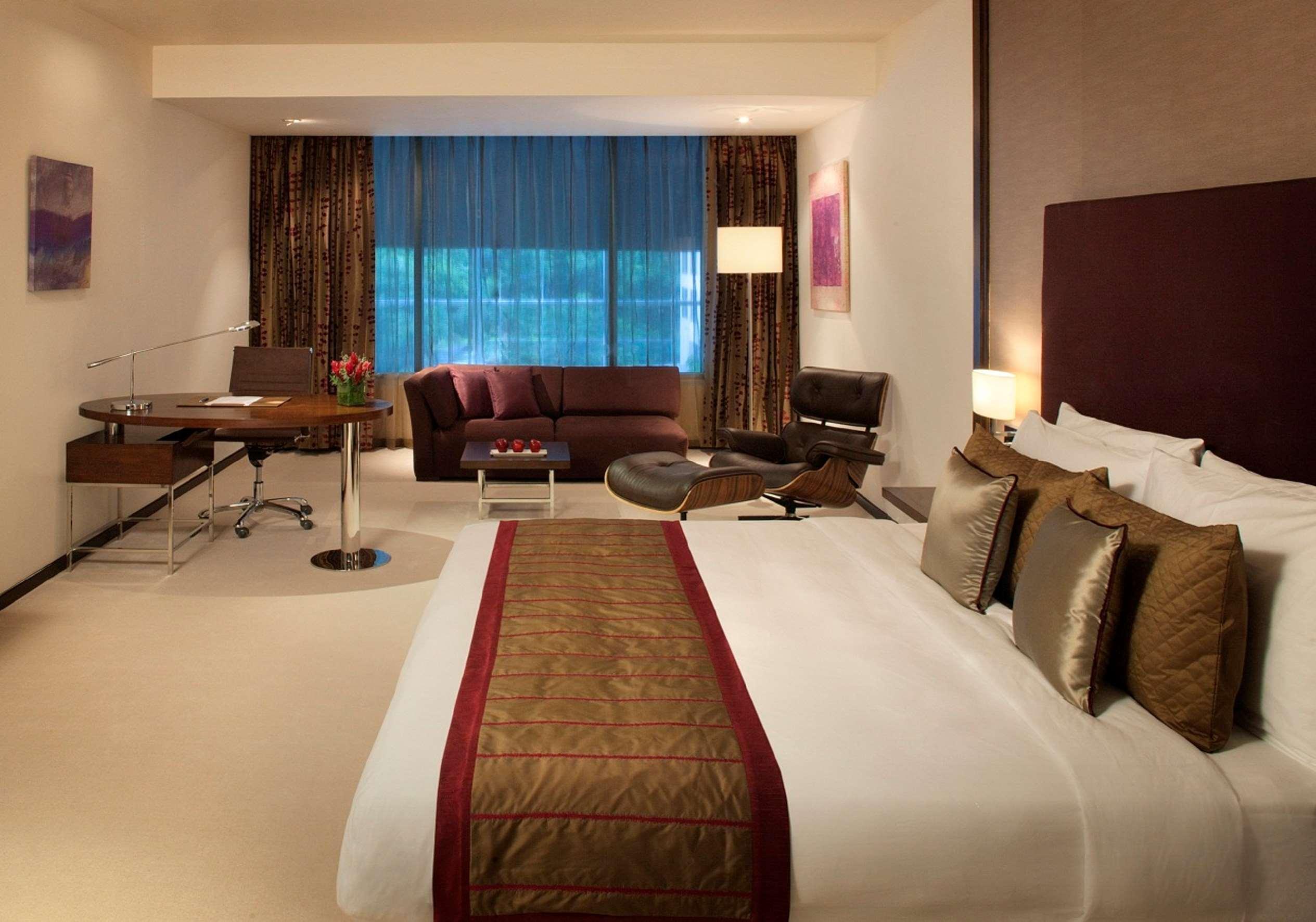 Radisson Blu Plaza Hotel Hyderabad Banjara Hills Ruang foto A room at the Taj Bengal
