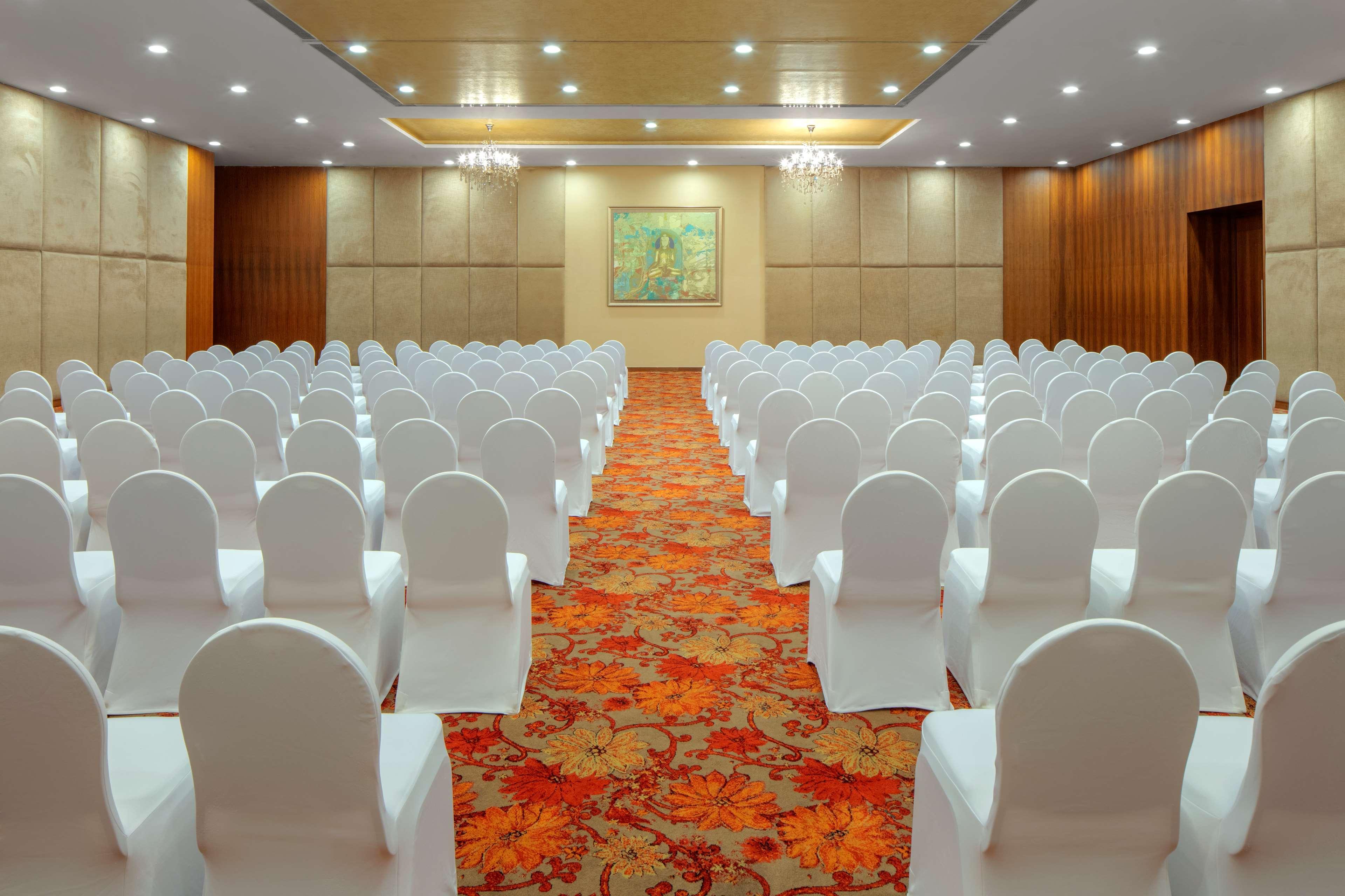 Radisson Blu Plaza Hotel Hyderabad Banjara Hills Bagian luar foto The Grand Ballroom